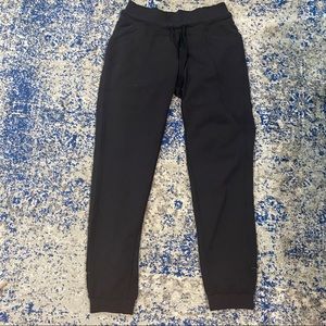 Lululemon reversible joggers size 6